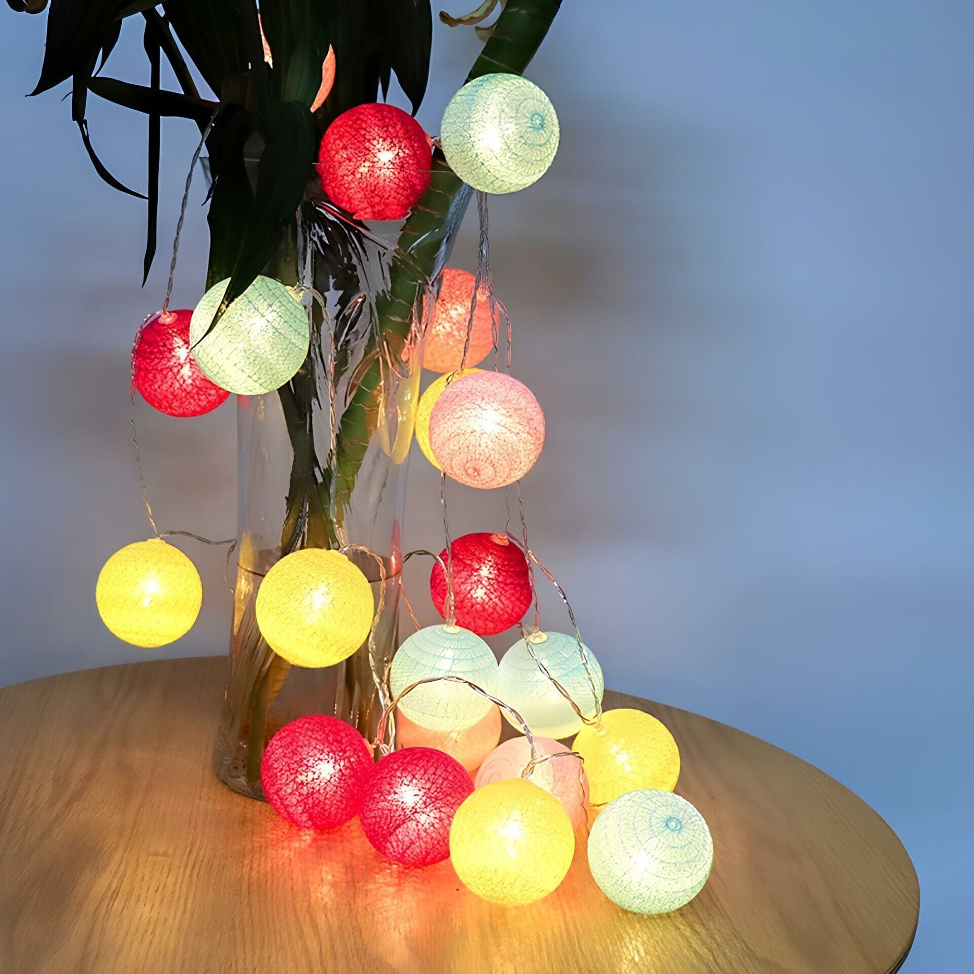 Pilli Renkli Toplar Yılbaşı Ağacı Süsü 2 Metre 10 Ledli Renkli Top Yılbaşı Süsü SNC-308 8 CMØ