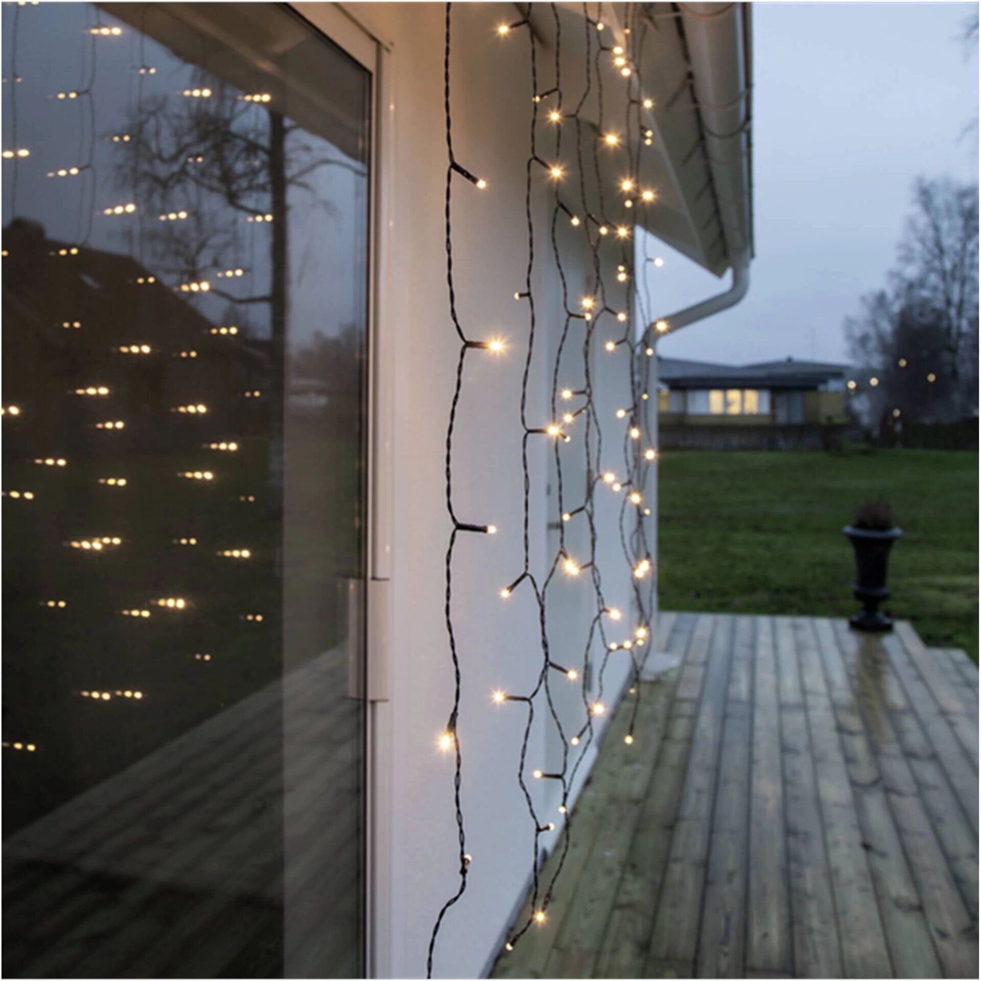 Sarkıt Saçak Led Yılbaşı Süsü 2x2 Metre 400 Ledli Saçak Yılbaşı Ağacı Süsü Siyah Kablo SNC-602 6400K (Beyaz Işık)