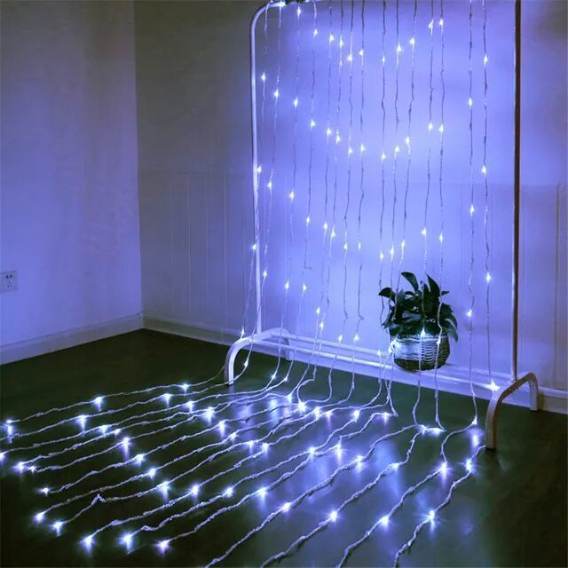 Dijital Perde Animasyonlu ve Zemin Yılbaşı Süsü 1x3 Metre 560 Ledli Akar Perde ve Zemin Yılbaşı Ağacı Süsü SNC-631-1