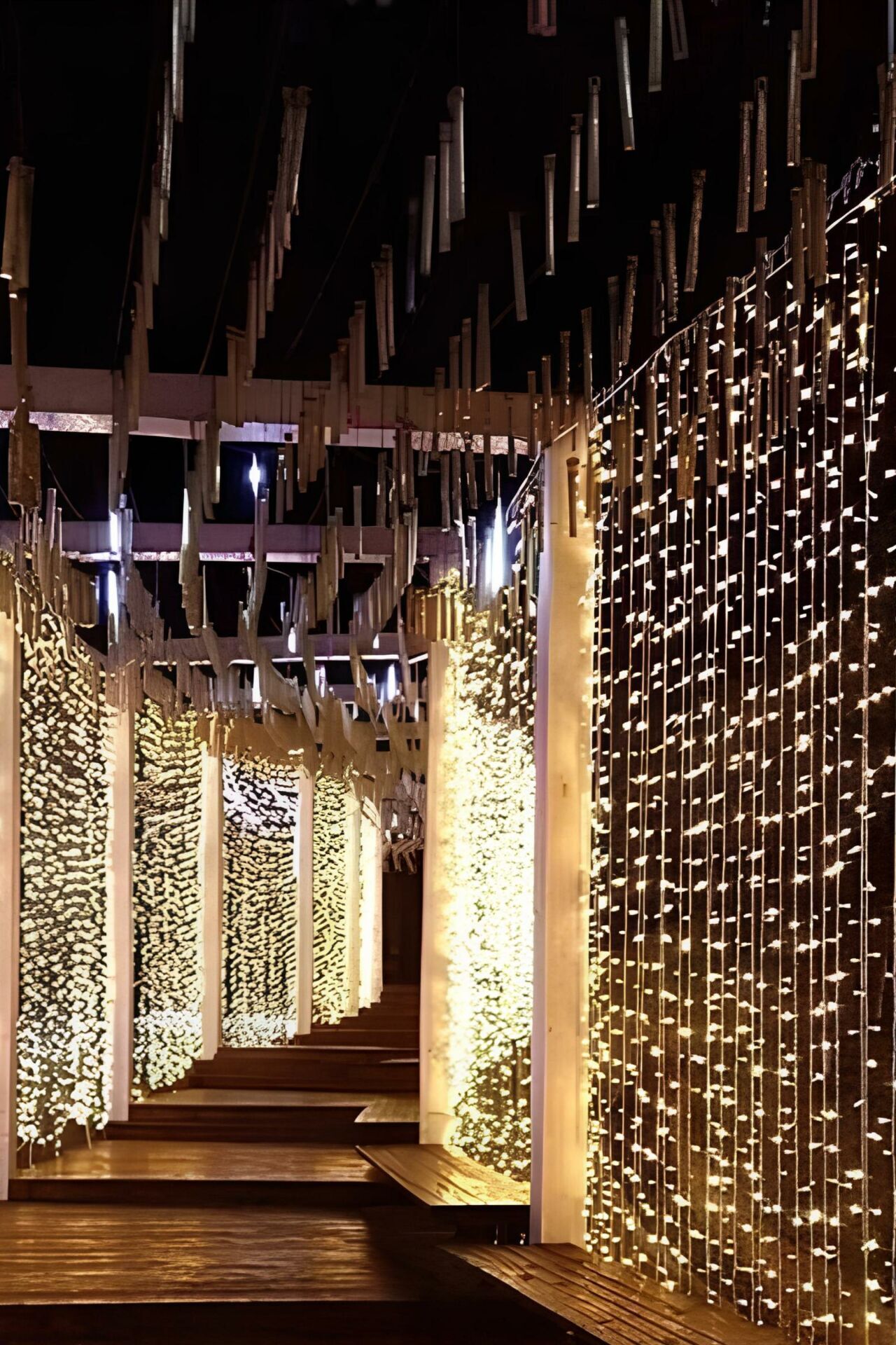 Flaşlı Sarkıt Saçak Led Yılbaşı Süsü 2x2 Metre 400 Ledli Saçak Yılbaşı Ağacı Süsü Beyaz Kablo SNC-603